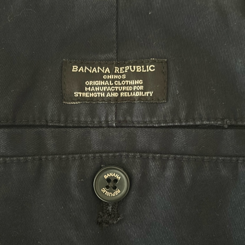 Aiden Chinos..Banana Republic 30X30 navy blue, flat front